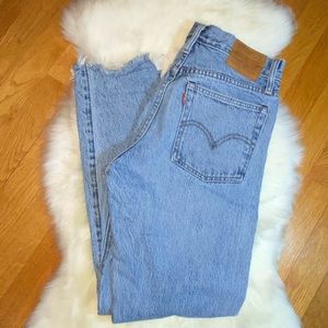 Levi Wedgie Jean Size 26